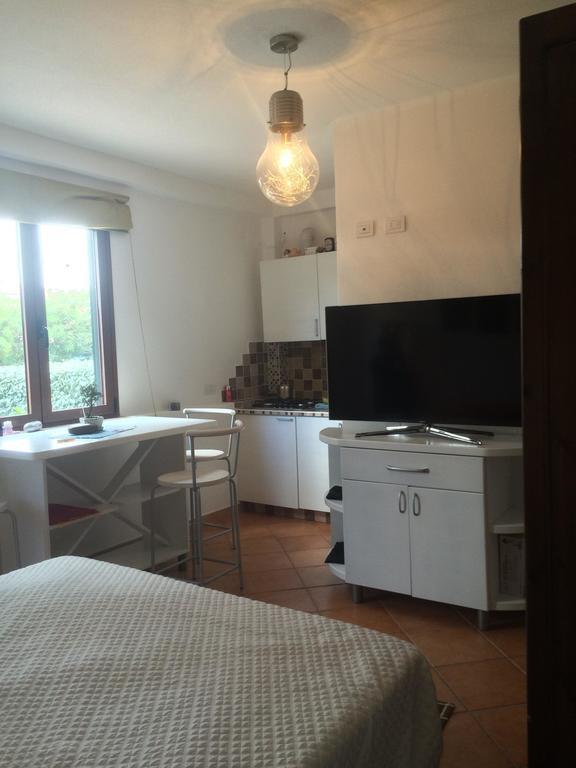 Ferienwohnung Monolocale Gallospot San Teodoro  Zimmer foto